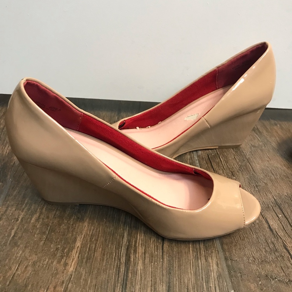 Tan heels